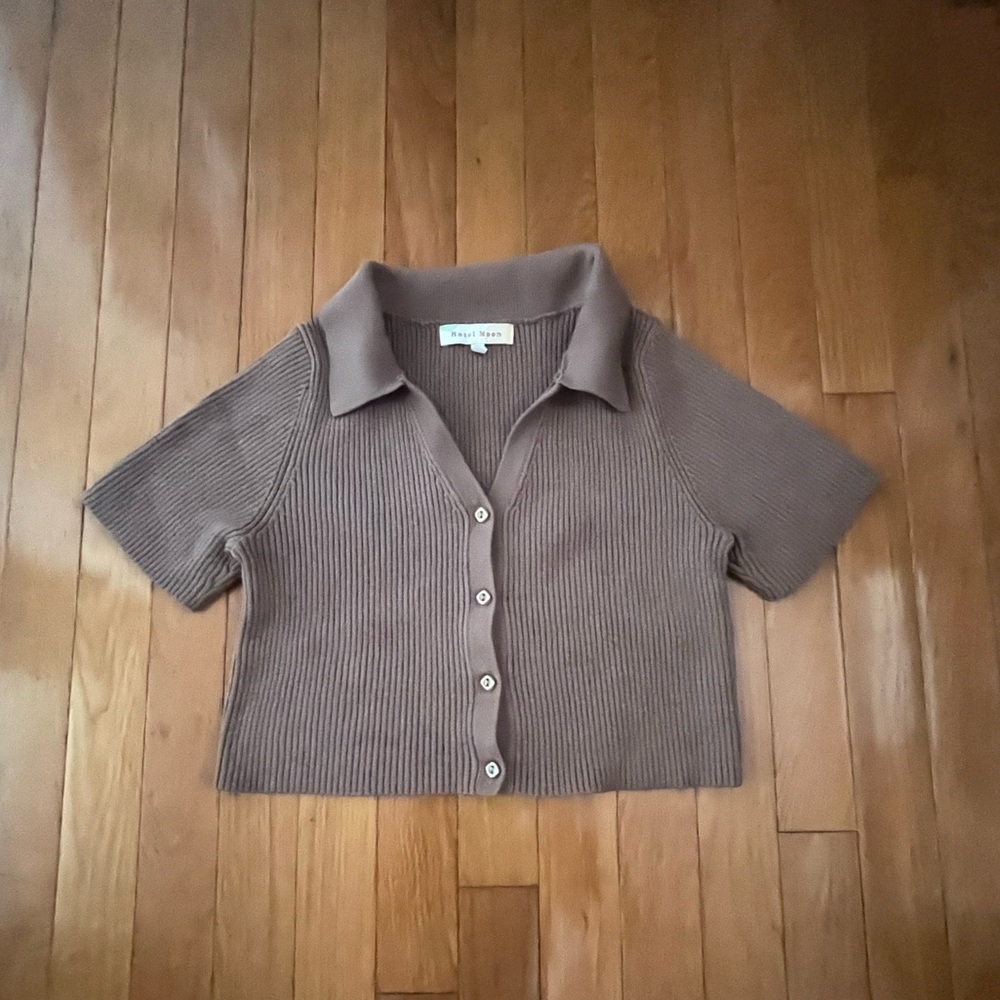 Brown v neck cropped top